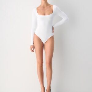 Aritzia Original Contour Squareneck Longsleeve Bodysuit